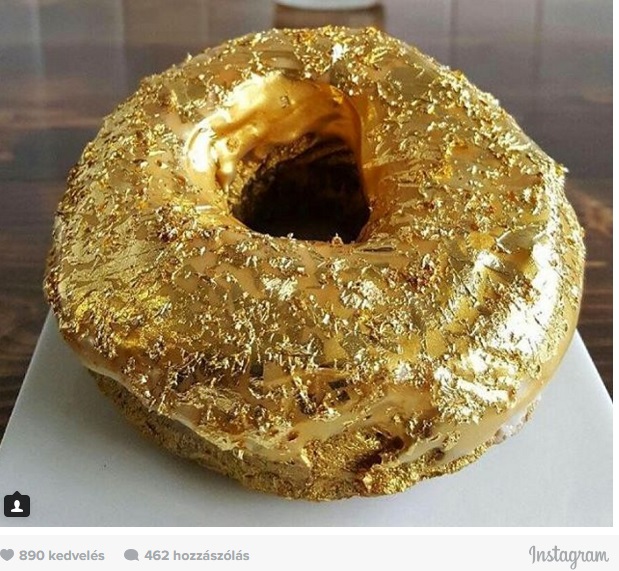 A 24 karátos arannyal borított fánkot viszik, mint a cukrot
