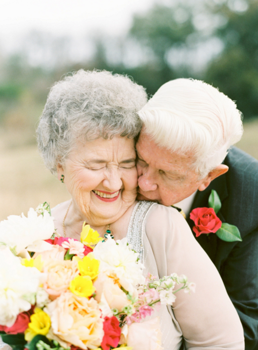 12 szívmelengető fotó idős házaspárokról bizonyítja, hogy az igaz szerelem örökké tart